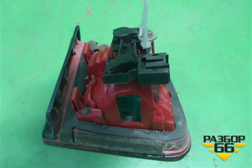 Фонарь задний внутренний правый (седан) (9687582980) для Citroen C5 с 2008г (С5)