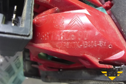 Фонарь задний внутренний правый (седан) (9687582980) для Citroen C5 с 2008г (С5)