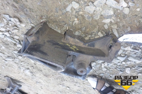 Кронштейн переднего бампера левый  (Нижний) (1525694) для Scania 4 Series с 1995-2005г