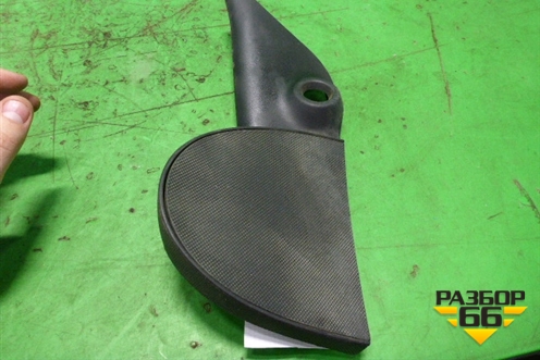 Накладка двери передней левой уголок (674920H010) для Citroen C1 с 2005г (С1)