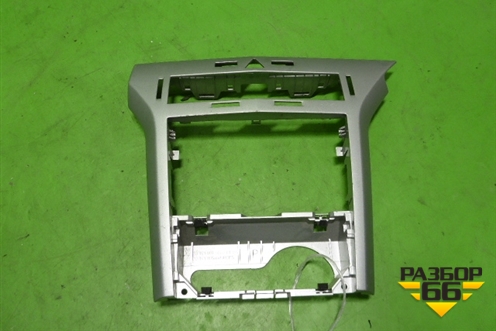 Рамка магнитолы (337685437) для Opel Astra H с 2004-2015г