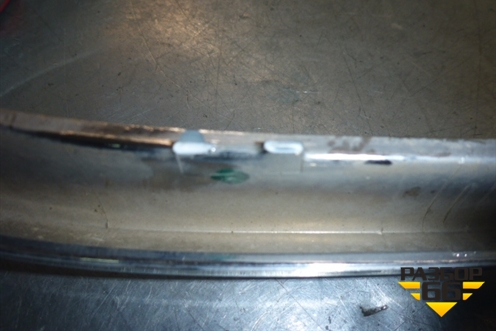 Накладка на решетку радиатора (правая) (51137255412) для BMW 3-серия F30/F31 с 2011г