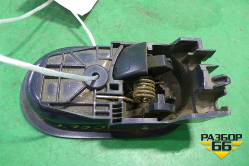 Ручка внутренняя двери передней левой (5716A303HA) для Mitsubishi Colt с 2004г
