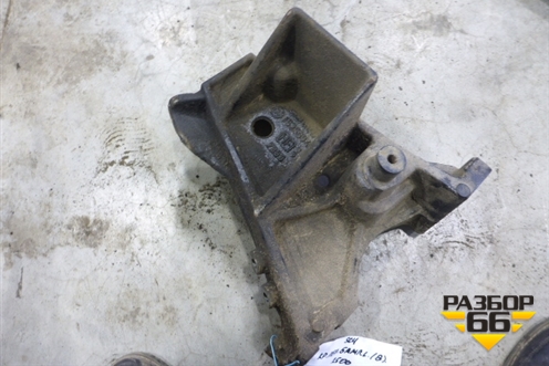 Кронштейн переднего бампера левый  (Нижний) (1525694) для Scania 4 Series с 1995-2005г