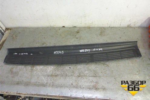 Накладка заднего бампера (до 2012г) (5216260040) для Toyota Land Cruiser (200) с 2008г