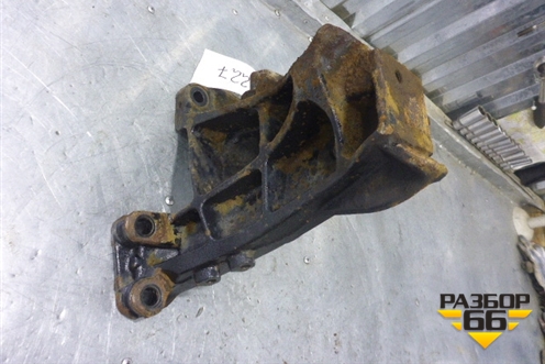 Кронштейн переднего бампера левый  (Нижний) (1525694) для Scania 4 Series с 1995-2005г