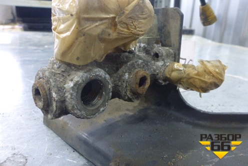 Регулятор давления тормозной системы (с кронштейном) (1354646) для Scania 4 Series с 1995-2005г