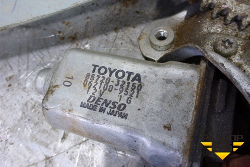 Стеклоподъёмник электрический задний правый (8572032150) для Toyota Rav-4 с 2000-2005г