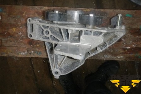Кронштейн генератора (55186284) для Fiat Albea с 2003г