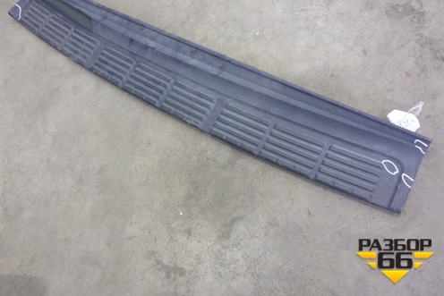 Накладка заднего бампера (до 2012г) (5216260040) для Toyota Land Cruiser (200) с 2008г