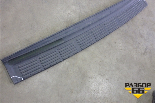 Накладка заднего бампера (до 2012г) (5216260040) для Toyota Land Cruiser (200) с 2008г