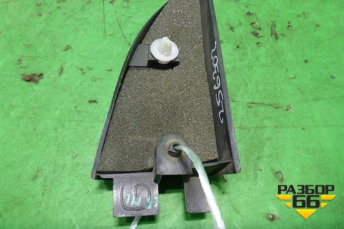 Накладка двери передней левой уголок для Citroen C5 с 2005-2008г (С5)