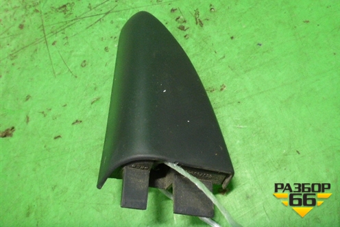 Накладка двери передней левой уголок для Citroen C5 с 2005-2008г (С5)