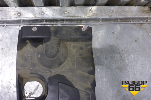 Накладка моторного отсека (правая) (9653509477) для Citroen C5 с 2005-2008г (С5)