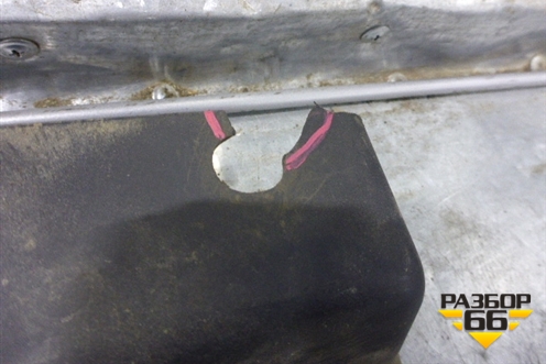 Накладка моторного отсека (правая) (9653509477) для Citroen C5 с 2005-2008г (С5)