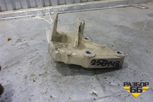 Кронштейн двигателя правый (9647029580) для Citroen C5 с 2005-2008г (С5)