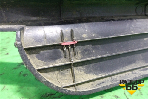 Накладка порога внутренняя переднего правого (MB947232) для Mitsubishi Carisma c 1999-2003г