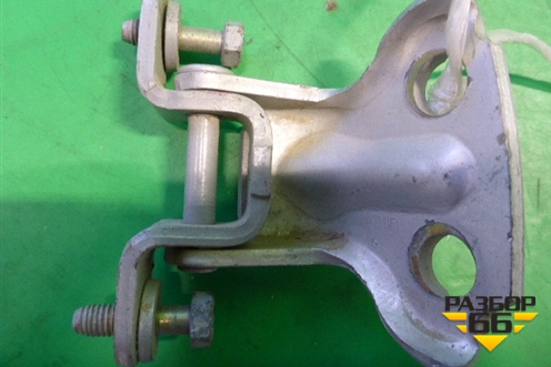 Петля двери задней правой верхняя для Mitsubishi Carisma c 1999-2003г