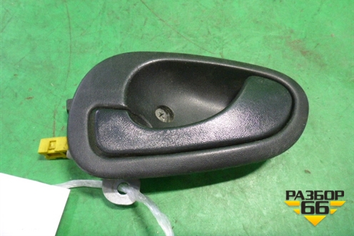 Ручка внутренняя двери передней левой для Mitsubishi Carisma c 1999-2003г