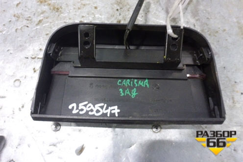 Фонарь задний стоп сигнал (MB952887) для Mitsubishi Carisma c 1999-2003г