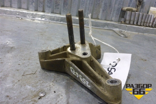 Кронштейн КПП левый (MR222150) для Mitsubishi Carisma c 1999-2003г