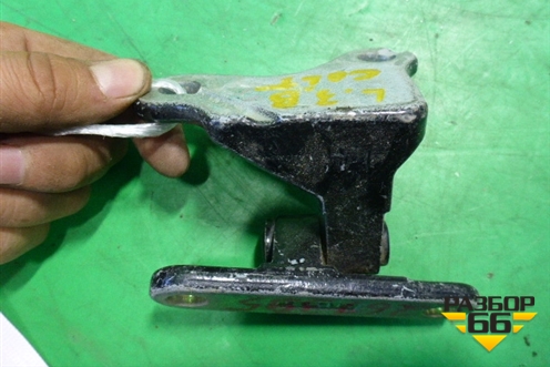 Петля двери задней левой верхняя (MR959093) для Mitsubishi Colt с 2004г