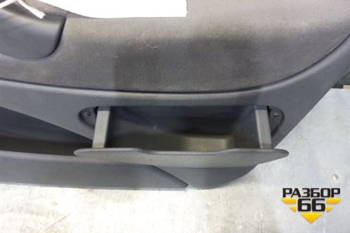 Обшивка двери передней правой под электрику (96533239ZM) для Citroen C5 с 2005-2008г (С5)