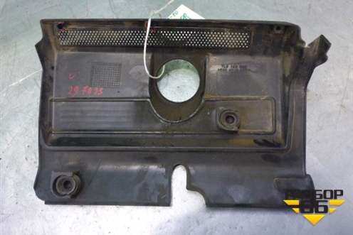 Накладка декоративная на двигатель (4.2л AXQ левая) (7L6103505) для Volkswagen Touareg c 2002-2010г