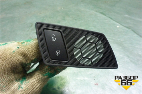 Кнопка центрального замка (правая) (3T0962126B) для Skoda Superb с 2008-2015г