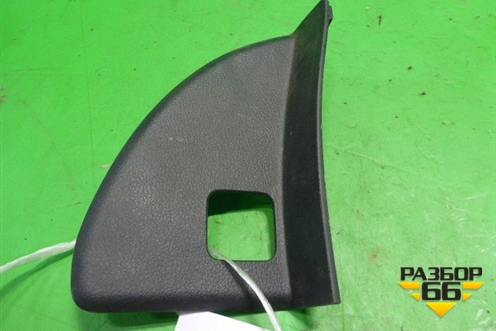 Накладка на торпедо (боковая правая) (8002B130) для Mitsubishi Outlander с 2012-2024г (Аутлендер)