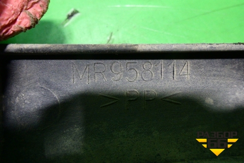 Воздуховод радиатора (MR958114) для Mitsubishi Grandis с 2004г