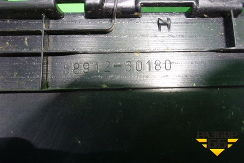 Накладка внутренняя (на консоль левая) (5891260180) для Toyota Land Cruiser (200) с 2008г