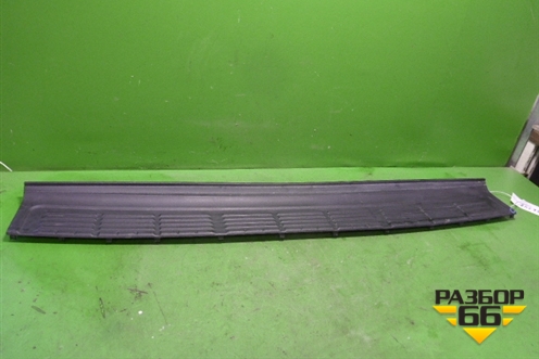 Накладка заднего бампера (до 2012г) (5216260040) для Toyota Land Cruiser (200) с 2008г