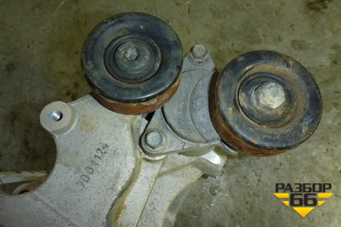 Кронштейн генератора нижний (2.0л) для Hyundai Santa Fe с 2000-2012г (Classic) (Санта Фе)