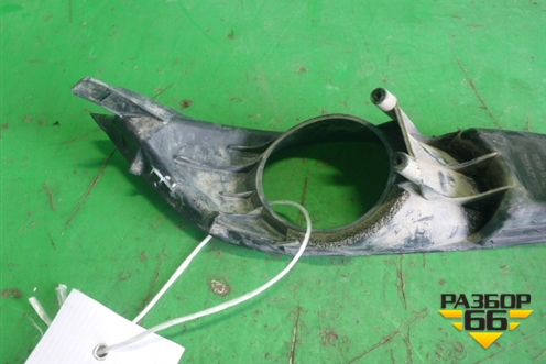 Накладка ПТФ левая (8148202040) для Toyota Auris с 2006-2012г