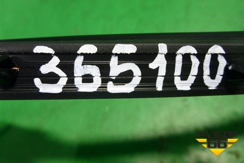 Уплотнитель двери (задней правой на переднее ребро новый) для Citroen DS4 с 2011г (ДС 4)