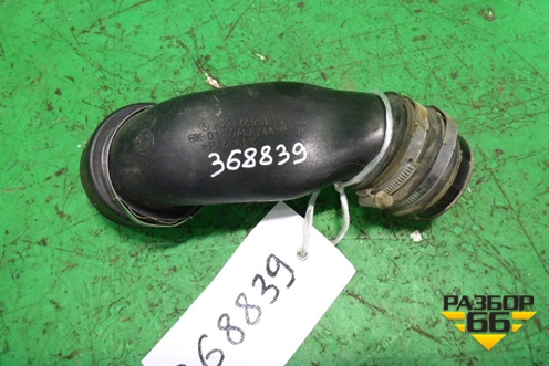 Патрубок интеркулера резиновый (1.8л M271952) (A2710901837) для Mercedes Benz C-Klass W204 с 2007-2014г (Ц)