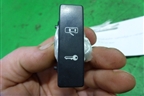 Кнопка центрального замка (7L6962125) для Volkswagen Touareg c 2002-2010г