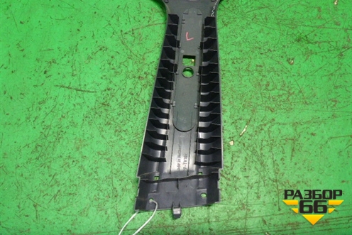 Обшивка стойки центральная верхняя левая (7211A067ZZ) для Mitsubishi Colt с 2004г