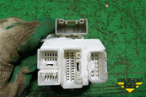 Реле (MN108928) для Mitsubishi Colt с 2004г