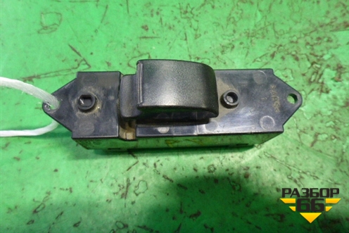 Кнопка стеклоподъёмника (передняя правая) (MR587955) для Mitsubishi L 200 c 2006-2015г