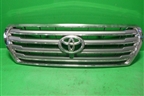 Решетка радиатора (после 2012г до 2015г под камеру) (5311460110) для Toyota Land Cruiser (200) с 2008г