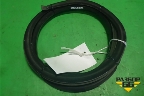 Уплотнитель стекла двери левой  (наружный) для Volvo TRUCK FM с 2001-2013г (ФМ)