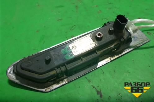 Повторитель на крыло правый (63137203372) для BMW 7 серия F01/F02 с 2008г