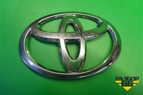 Эмблема на крышку багажника (9097502063) для Toyota Camry V70 с 2017г