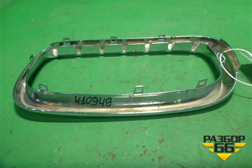 Накладка на решетку радиатора (правая) (51117309775) для BMW X5 F15 с 2013г
