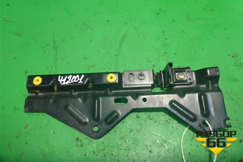 Кронштейн (пола багажника левый) (EPE500154) для Land Rover Discovery 3 с 2004-2009г (Дискавери)