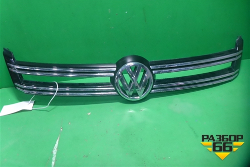 Накладка на решетку радиатора (5N0853655) для Volkswagen Tiguan с 2011-2016г