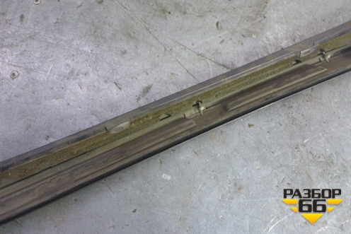 Молдинг лобового стекла правый для Mercedes Benz S-Klass W140 с 1991-1999г (С)