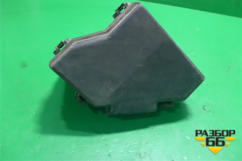 Блок предохранителей подкапотный для Mazda Mazda 3 (BK) с 2003-2009г 